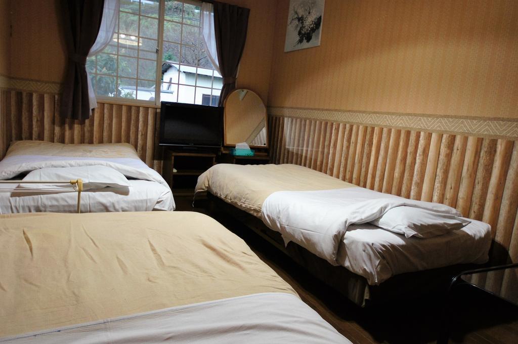 Biwa Monogatari Hotel Atami  Eksteriør billede